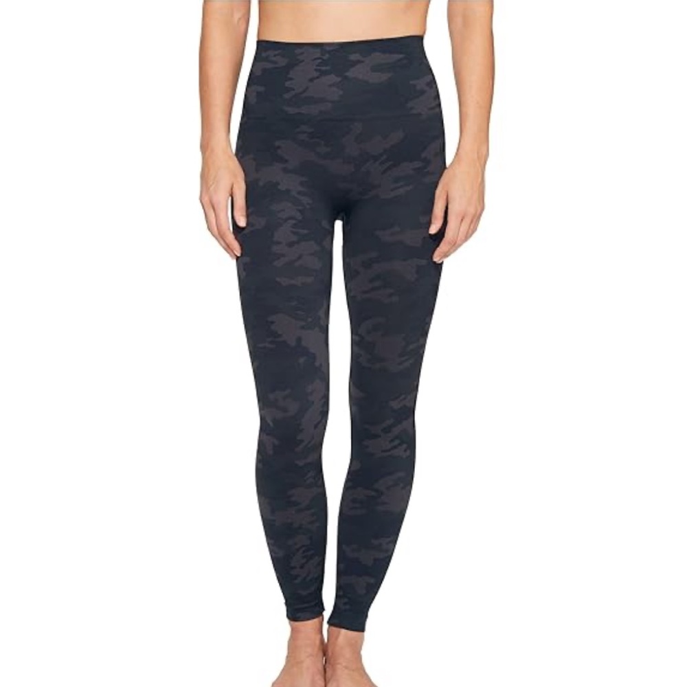 SPANX Look At Me Now Legging in Very Black
